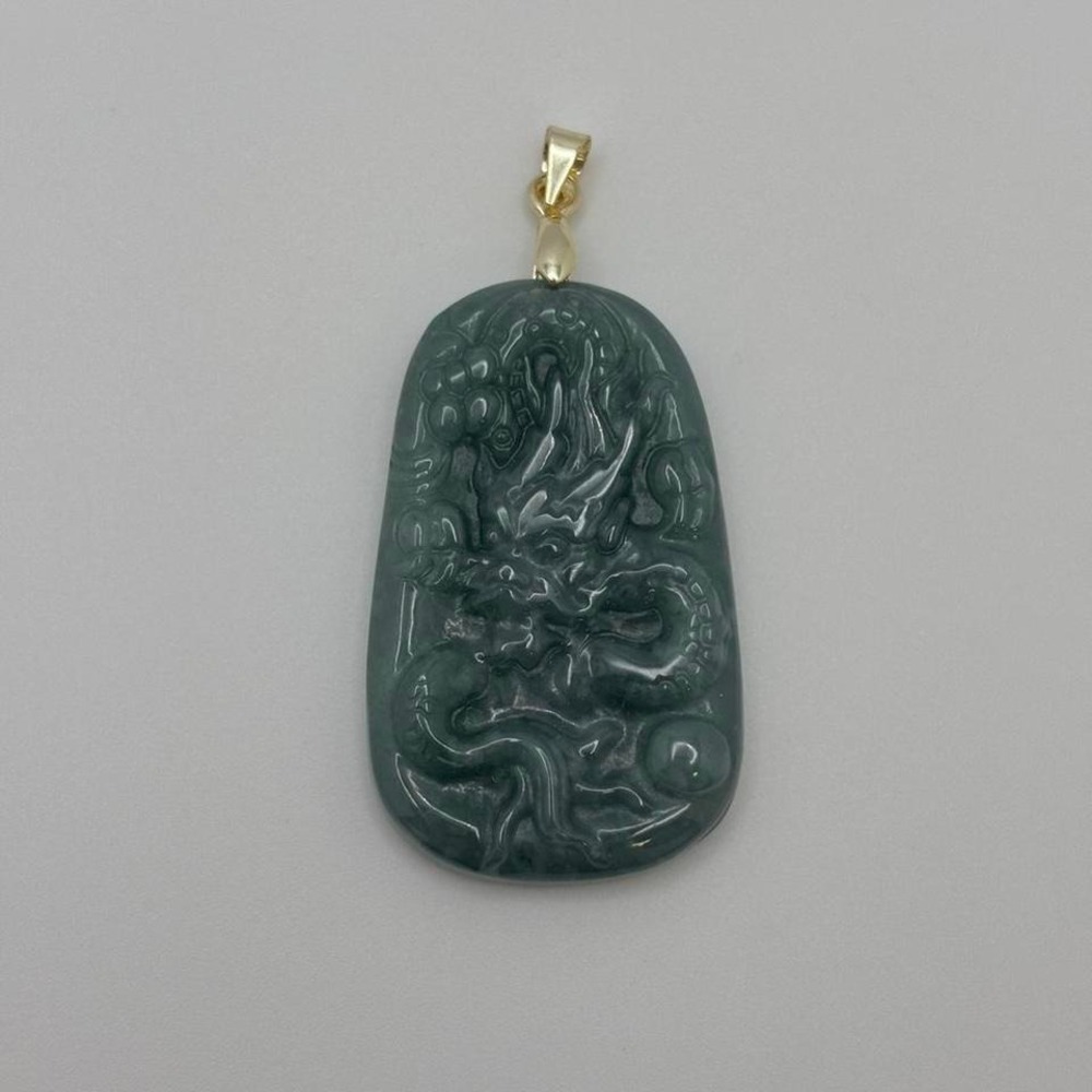 Burma Jade Pendant with dragon‎ carving